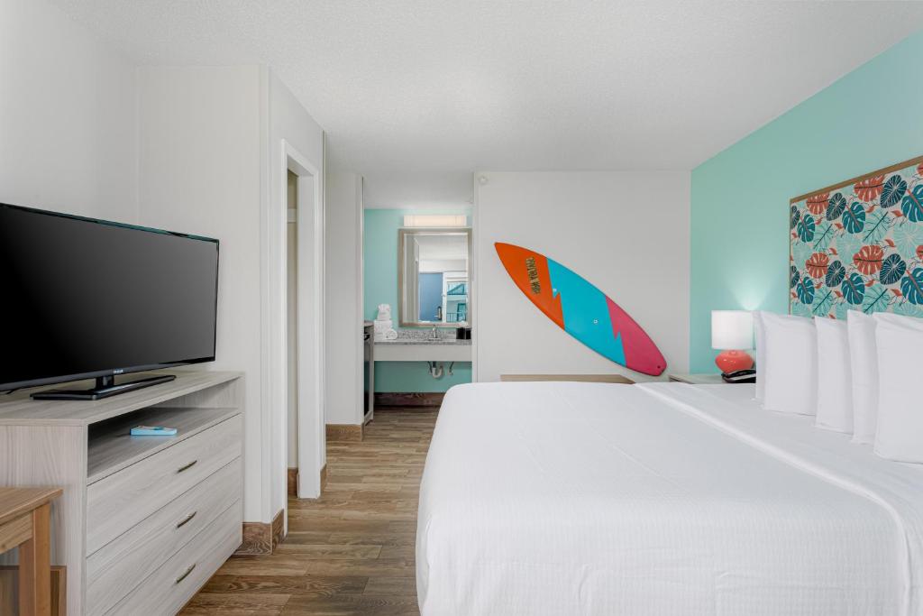 Surf & Sand Hotel - Free Hot Breakfast & Rentals photo