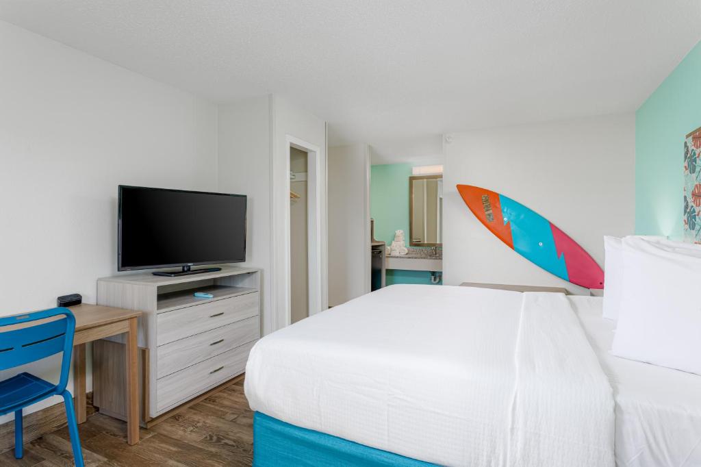 Surf & Sand Hotel - Free Hot Breakfast & Rentals photo