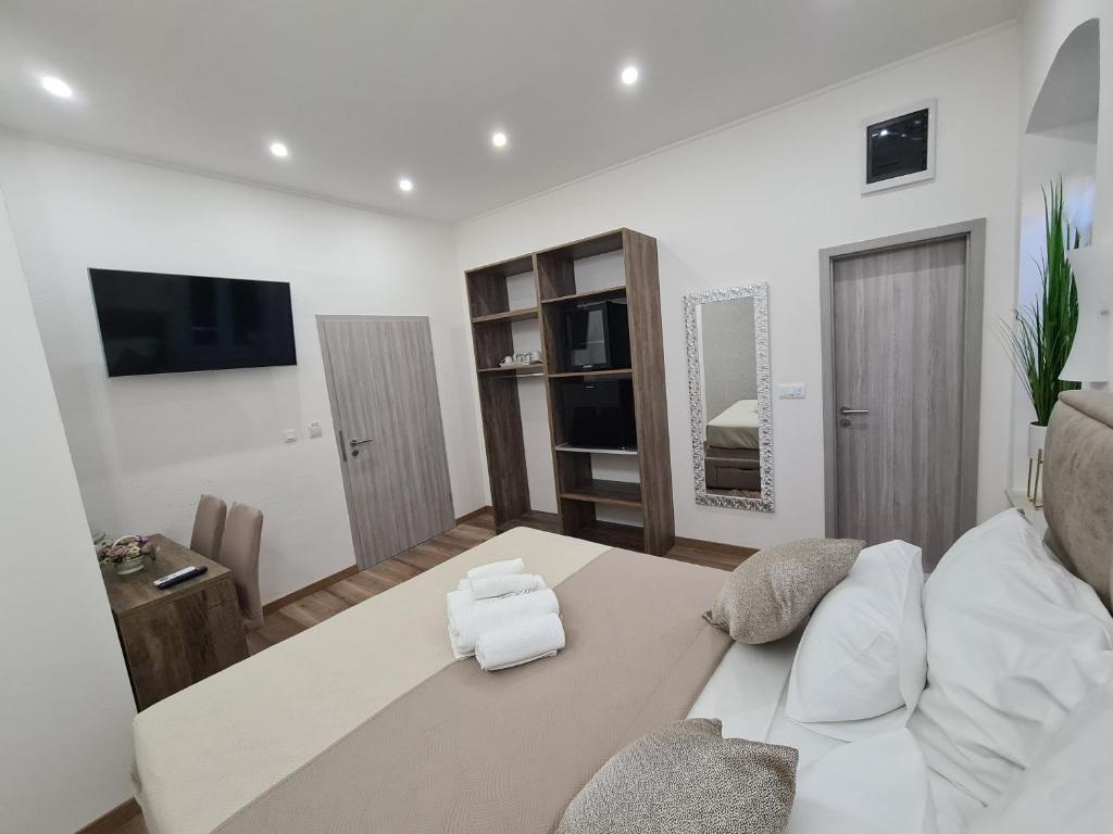 TV a/nebo společenská místnost v ubytování D&D suites in Split centre 1