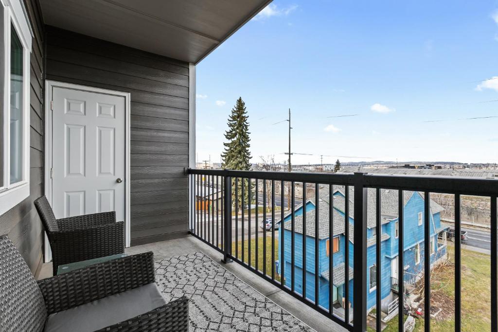 Balkón nebo terasa v ubytování New 2 Bed 2 Bath Near Perry Dist and Downtown