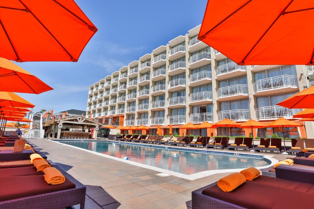 Bazén v ubytování Ocean Club Hotel nebo v jeho okolí