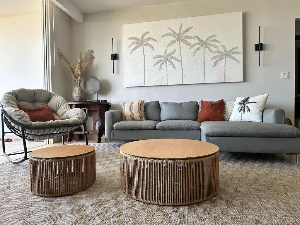 Posezení v ubytování Beach Apartment At Nikki Residences 2 Bedroom
