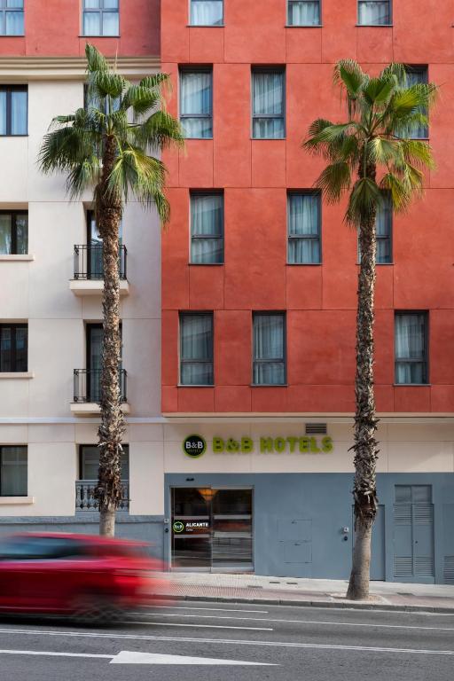 B&B HOTEL Alicante Centro - Resim 40