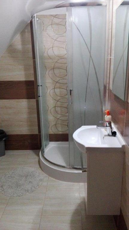 A bathroom at Fáraó vendégház