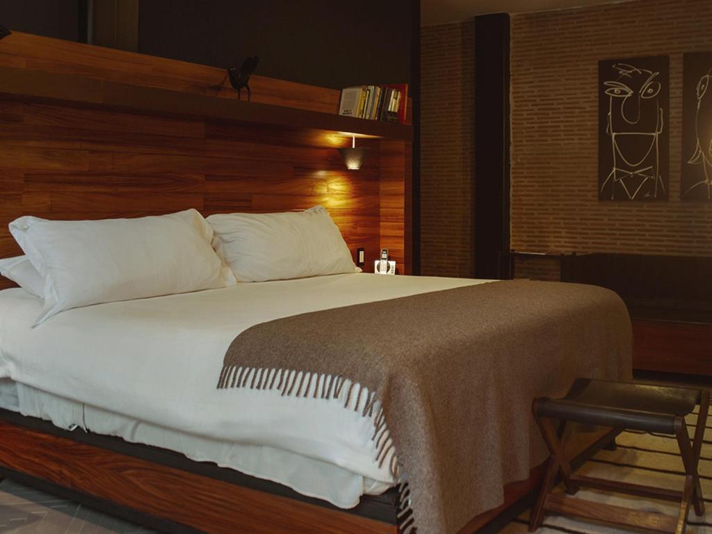 Postel nebo postele na pokoji v ubytování Elena de Cobre, Leon, a Member of Design Hotels