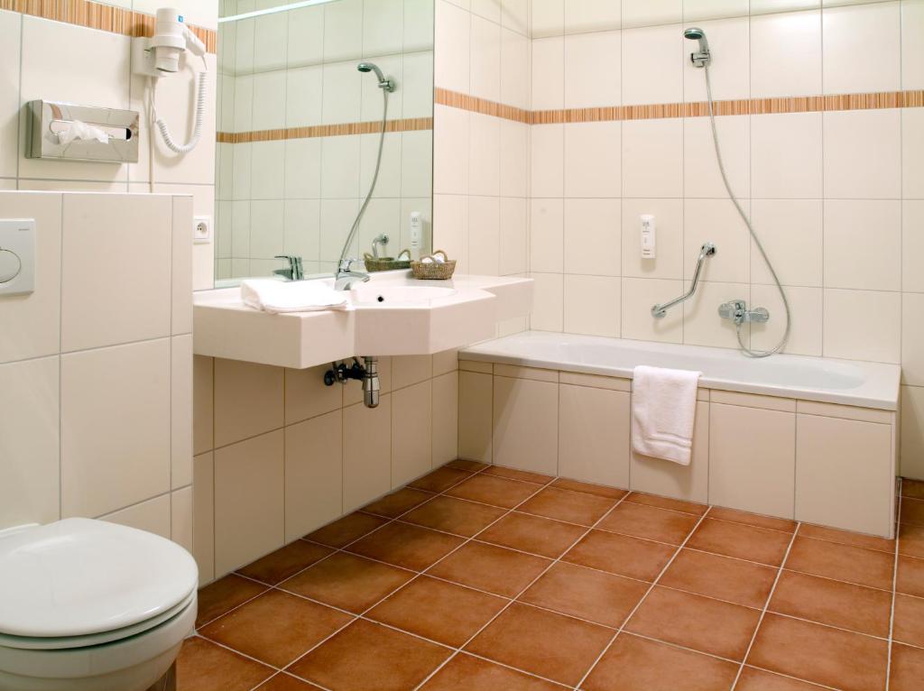 Koupelna v ubytování Hotel Leo Station, Villa et Annexes