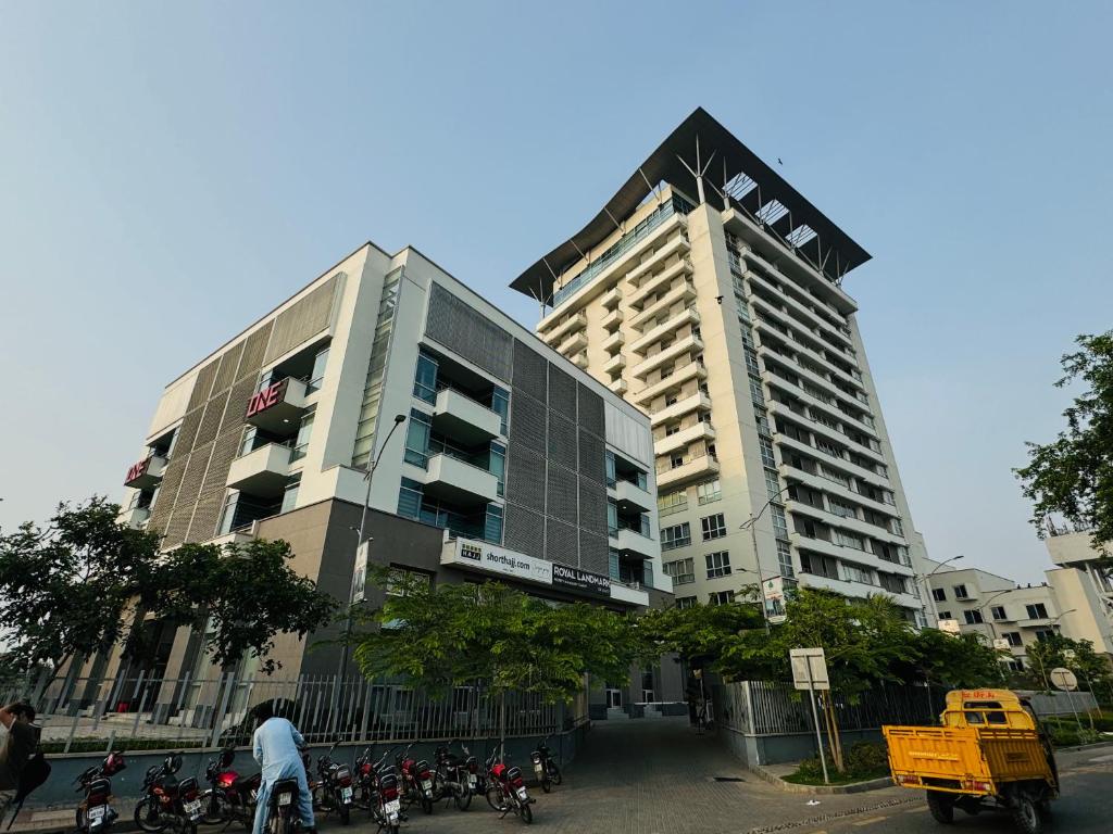 Penta Square Signature Apartments DHA Lahore