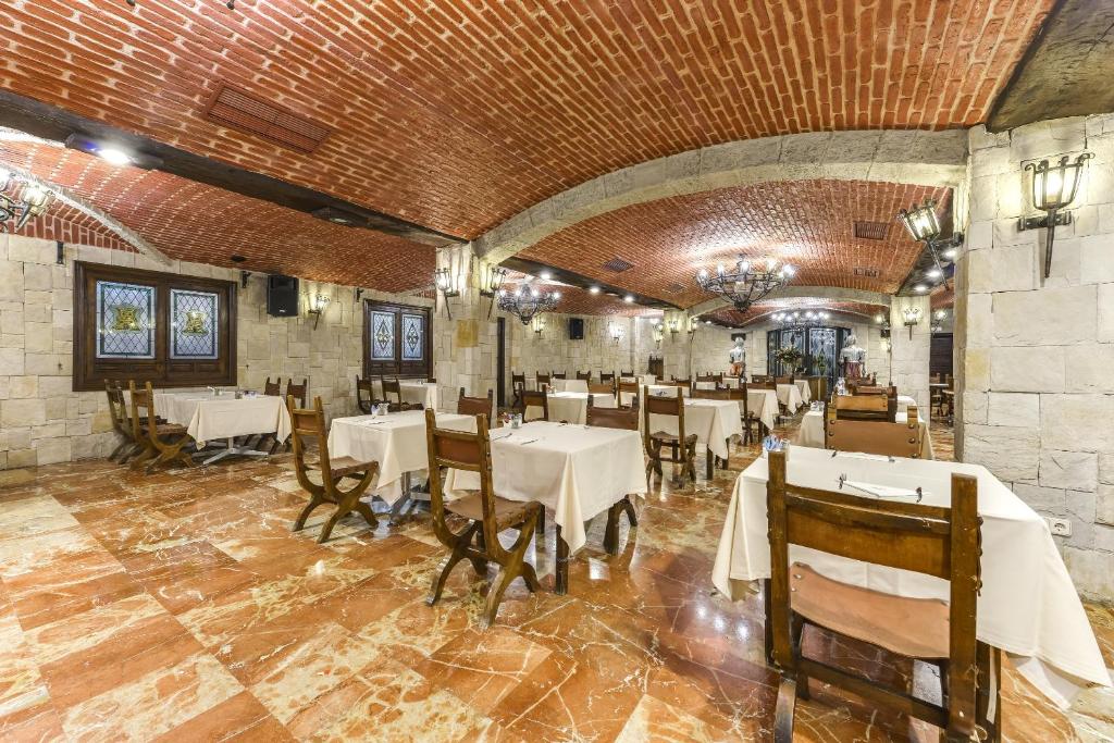 Restaurace v ubytování Hotel Sercotel Alfonso VI
