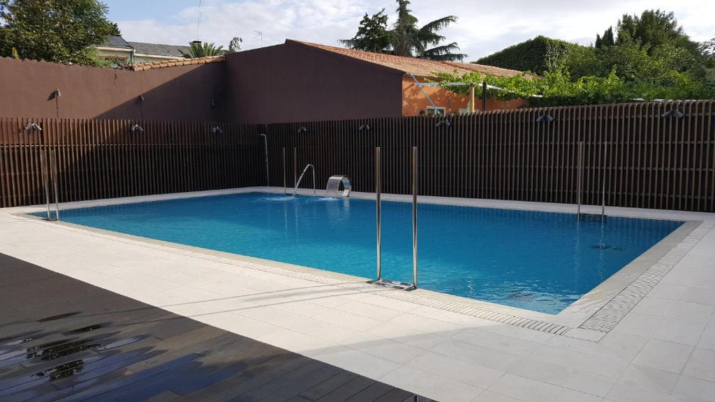 Piscina en o cerca de Sercotel Alcalá 611