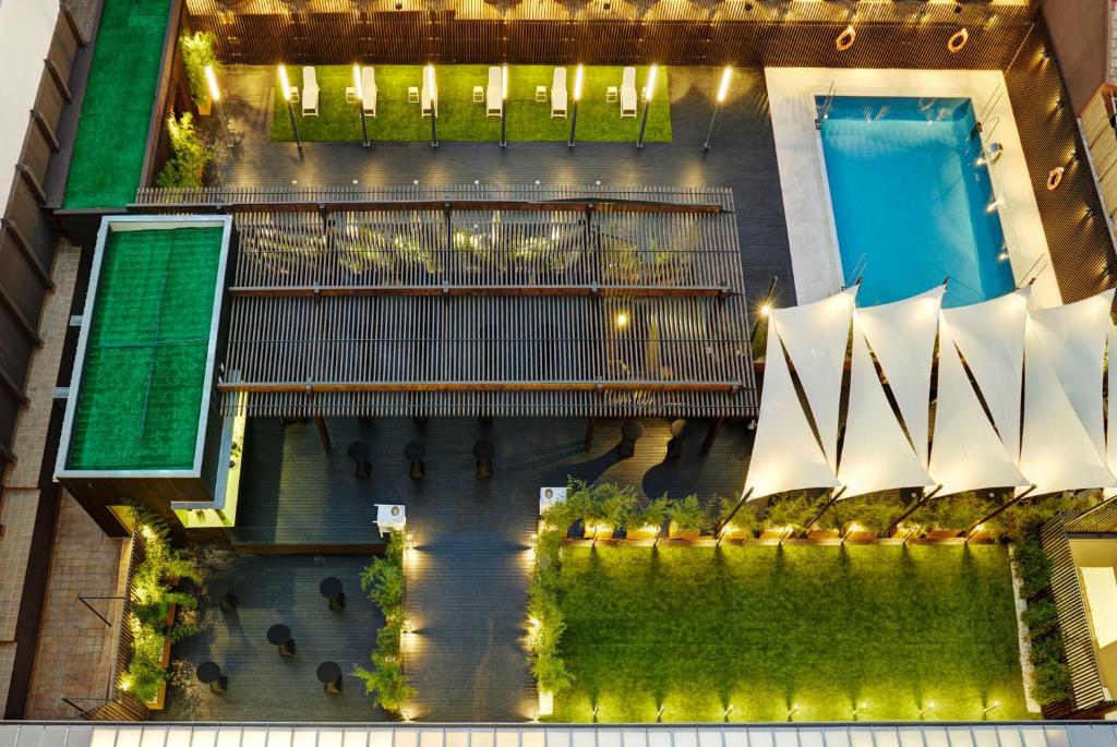 Piscina en o cerca de Sercotel Alcalá 611