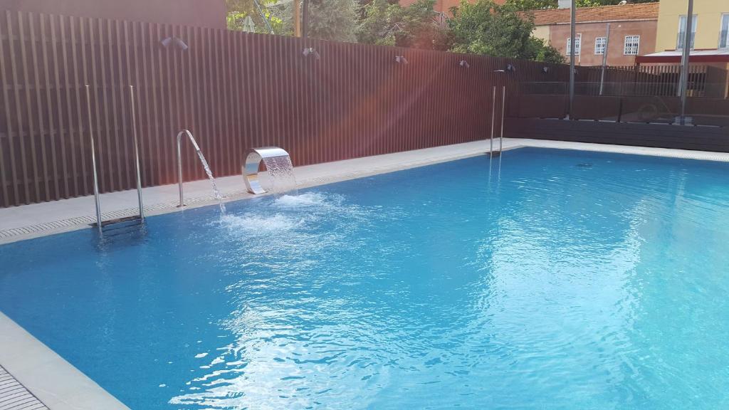 Piscina en o cerca de Sercotel Alcalá 611