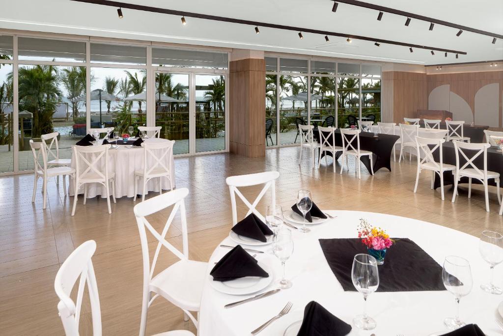Restaurace v ubytování Radisson Riviera Panama