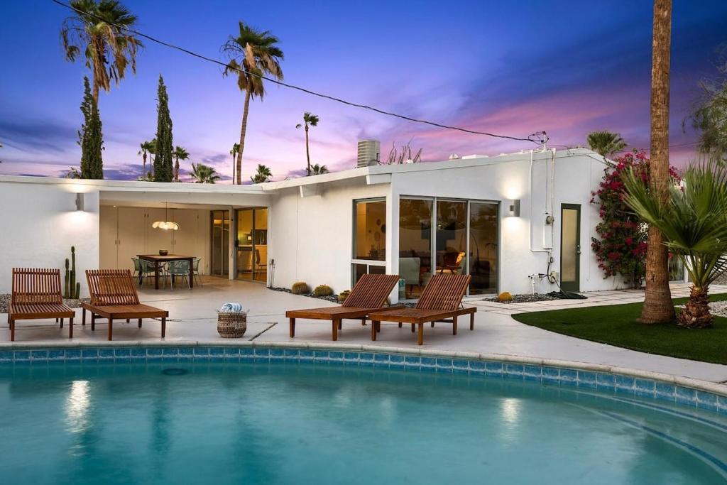 Bazén v ubytování Martini Weekend nebo v jeho okolí