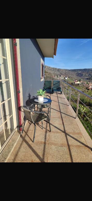 Balkón nebo terasa v ubytování Casa da Susy do Alvão