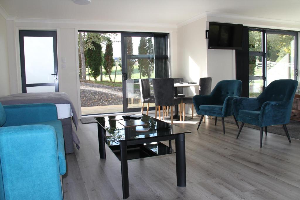 Tikitere Treasure - Resim 1