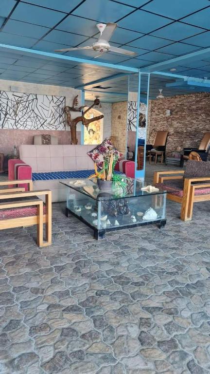 Posezení v ubytování Luxurious Beachfront Villa with Private Pool & Jacuzzi in Dahab