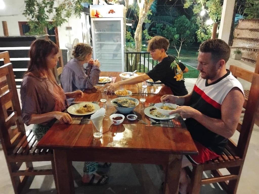 Jídlo v penzionu nebo okolí