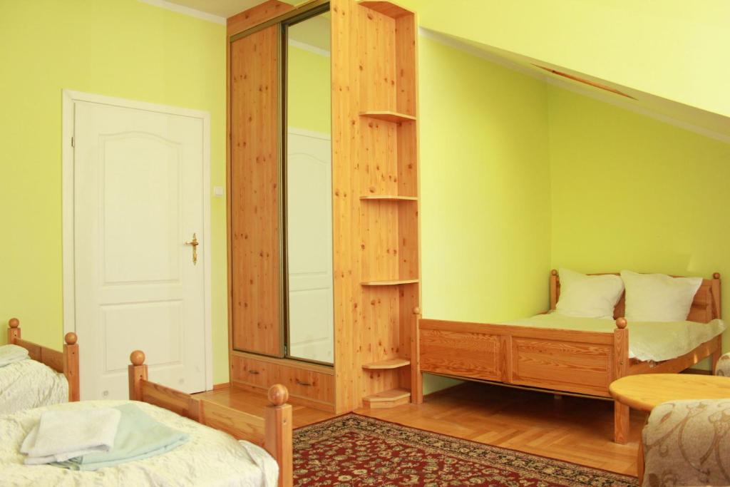 Pałac w Nosowie - Viervoudige Kamer Met Eigen Badkamer
