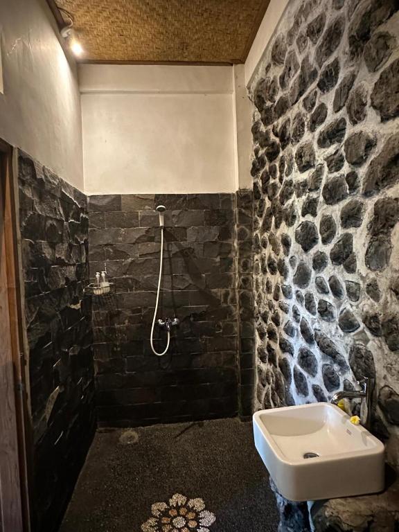 Koupelna v ubytování Omunity Bali