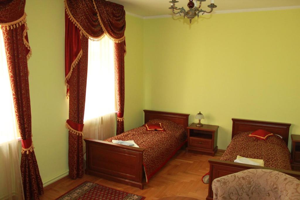 Pałac w Nosowie - Budget Twin Room
