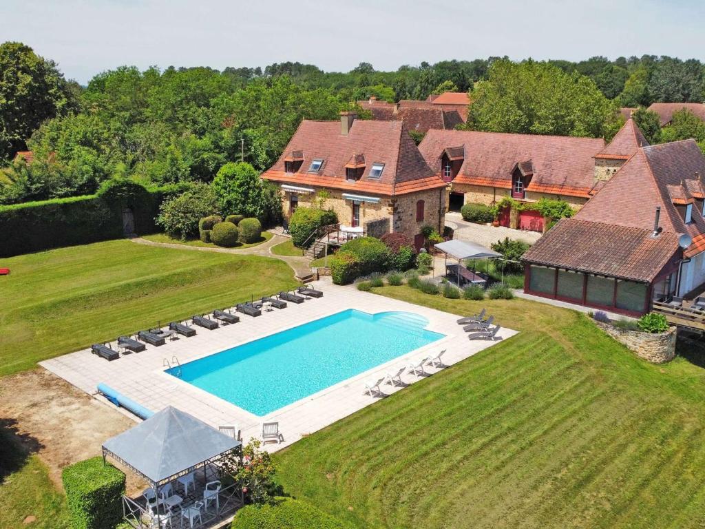 Πισίνα στο ή κοντά στο Authentique Propriété Périgourdine pour 18 Pers. avec Piscine Chauffée - FR-1-824-13