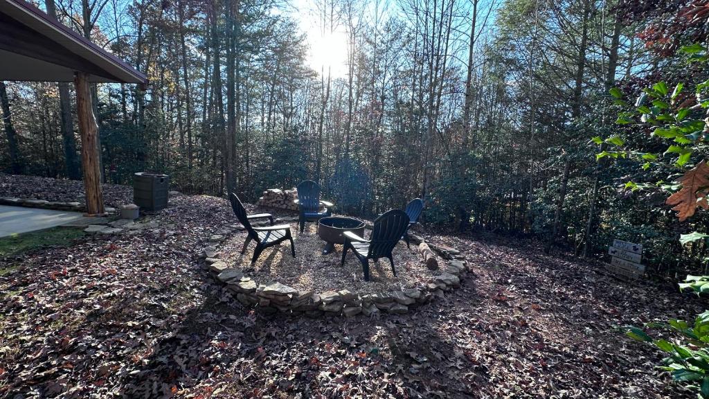 Zahrada ubytování Appalachian Mountain Cabin-Updated-Private-Rafting on Ocoee River-Hiking-Waterfalls-WiFi-Pets OK