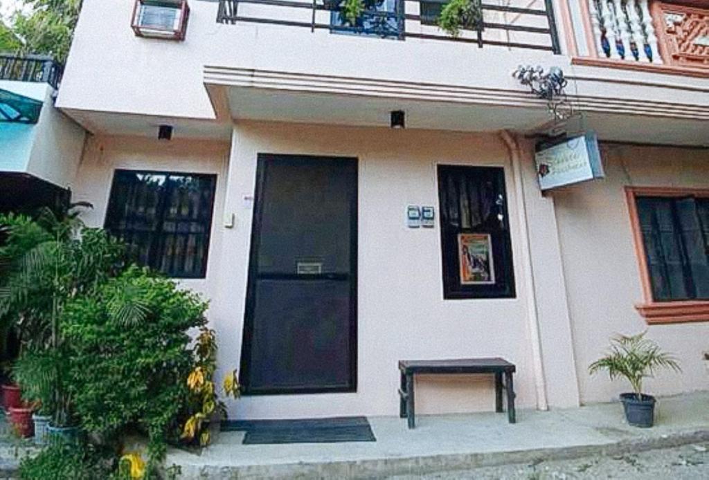 Exteriér nebo vchod ubytování Sinoben Apartments by RedDoorz