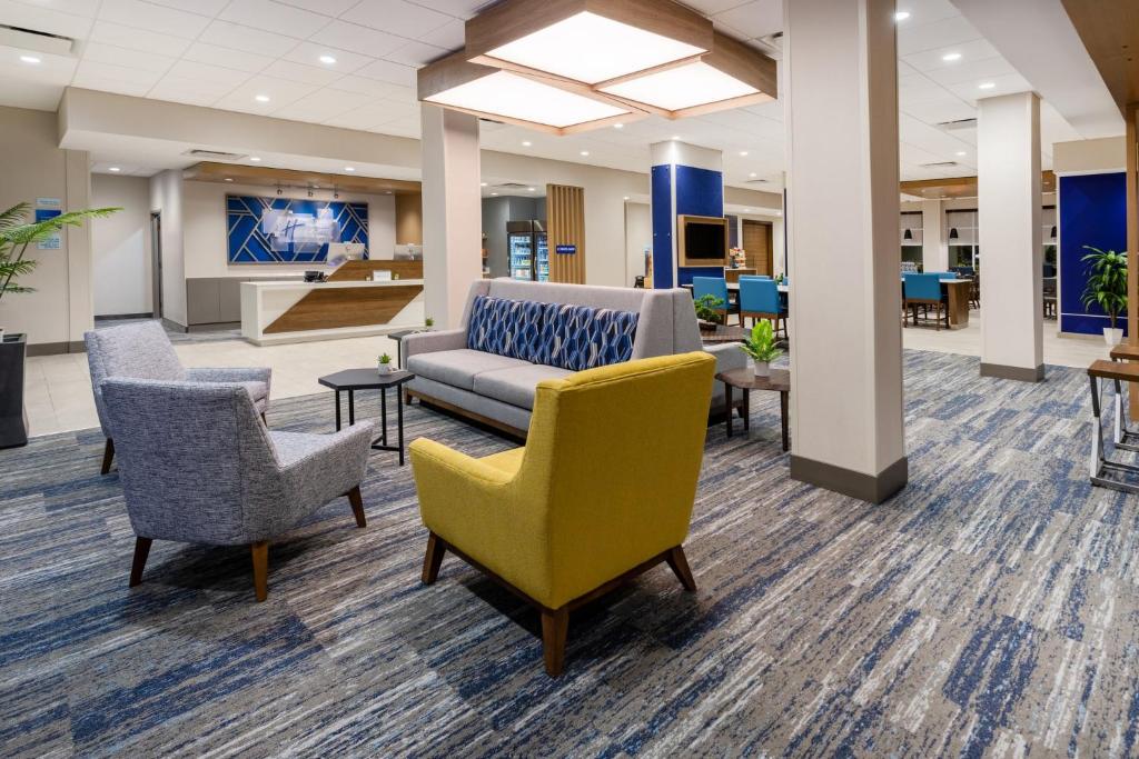 Holiday Inn Express & Suites Benson by IHG photo