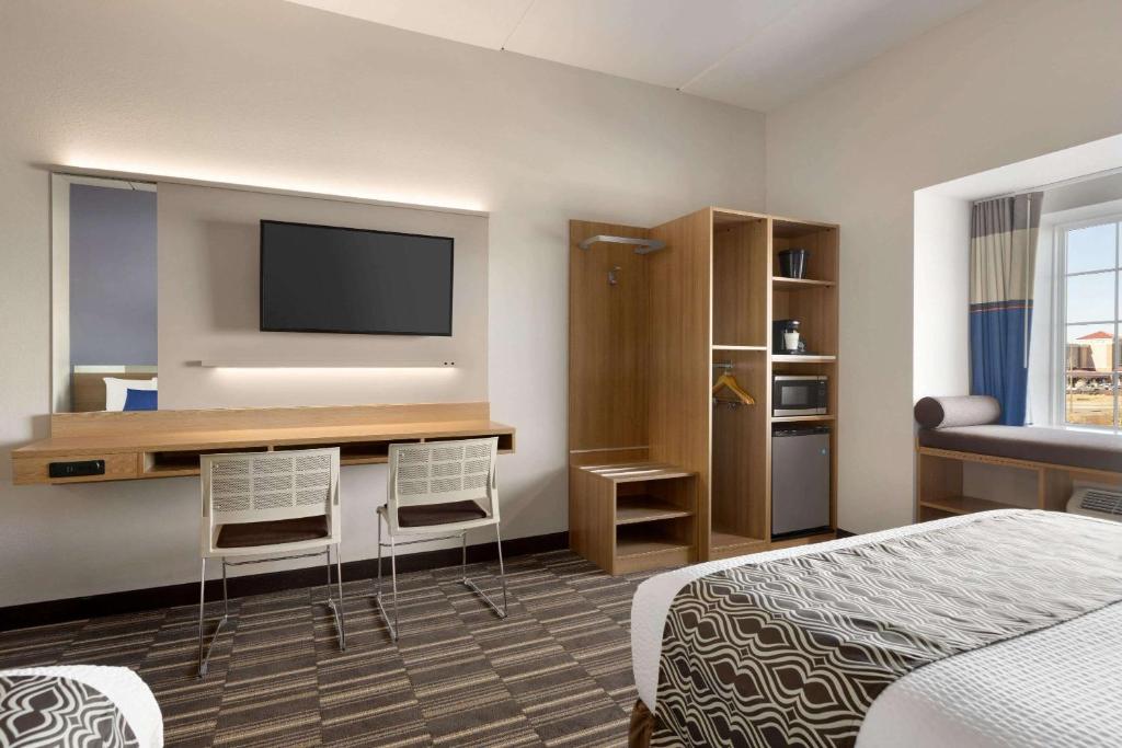 Microtel Inn & Suites by Wyndham Gambrills photo