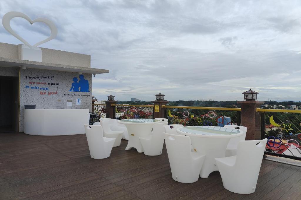 Balkón nebo terasa v ubytování Mactan Grand Golden Hotel near Airport