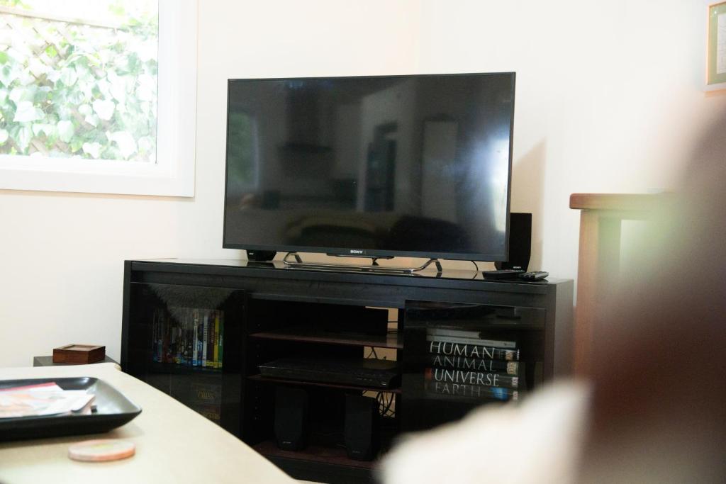 TV a/nebo společenská místnost v ubytování Farview Guest Accommodation