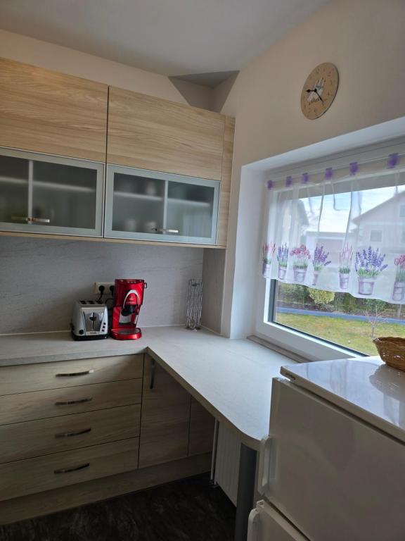 Kuchyň nebo kuchyňský kout v ubytování Idyllisches, barrierefreies Ferienhaus
