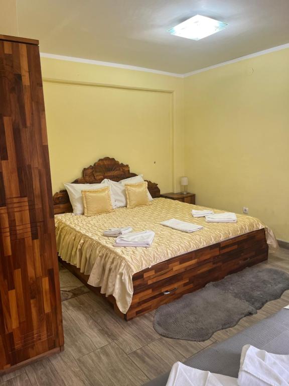 Postel nebo postele na pokoji v ubytování Hotel "VIR"