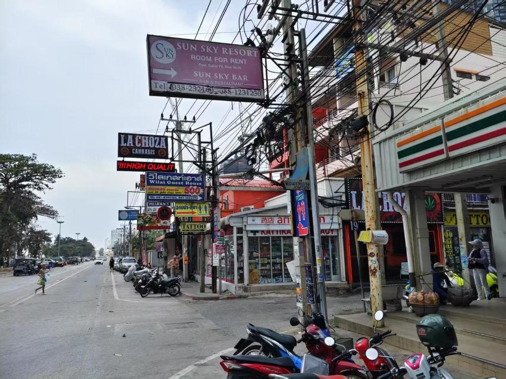 Sun Sky Resort Near Beach - Resim 14