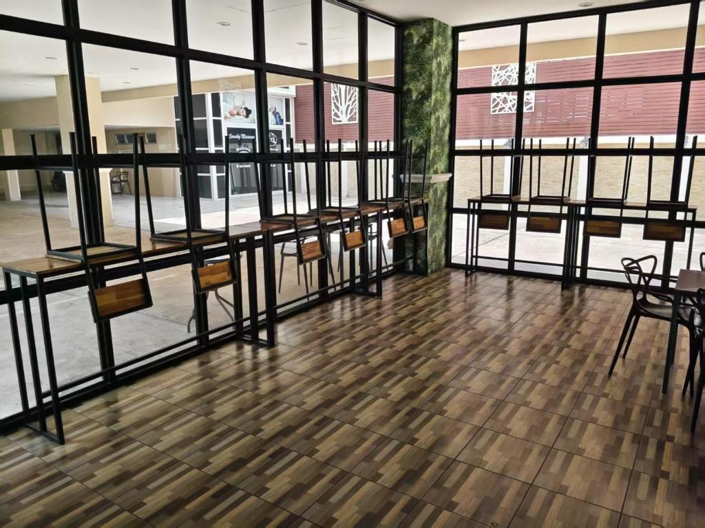 Sun Sky Resort Near Beach - Resim 17