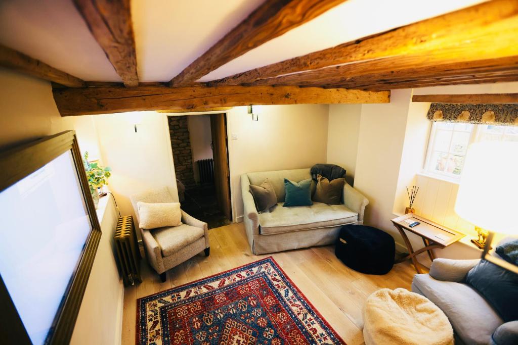 Rock cottage photo photo 5