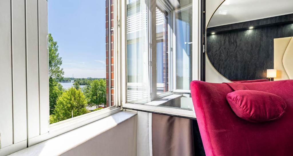 PLAZA Premium Schwerin - Standard Room With Two Single Beds - Lake Side