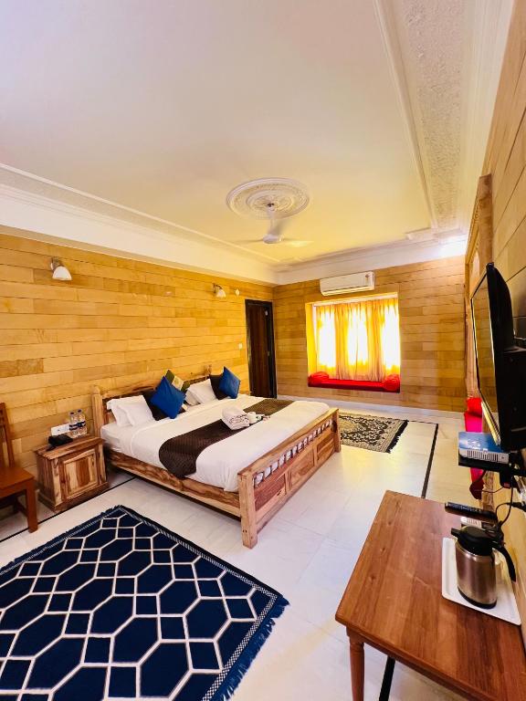 TV a/nebo společenská místnost v ubytování Garh Villa Jaisalmer