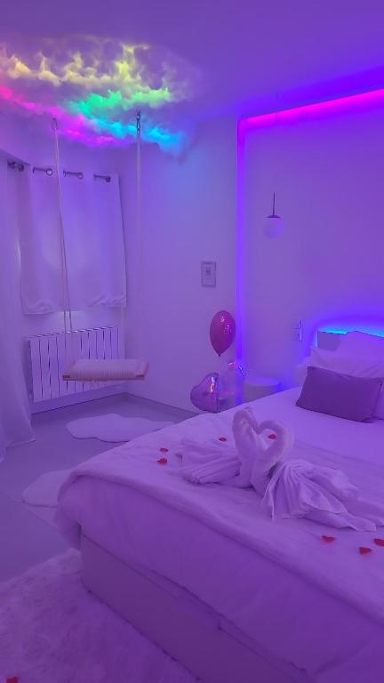 Postel nebo postele na pokoji v ubytování Love room à 30 mn des plages et de Vannes