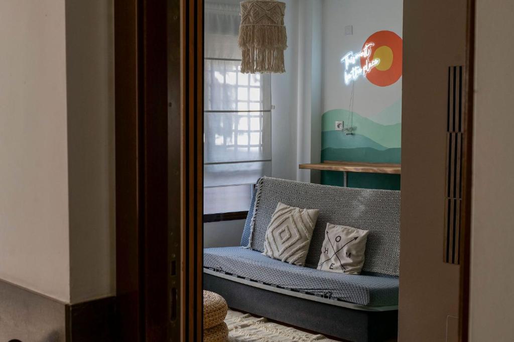 Studio 5 mins from El Palo Beach WiFi & AC