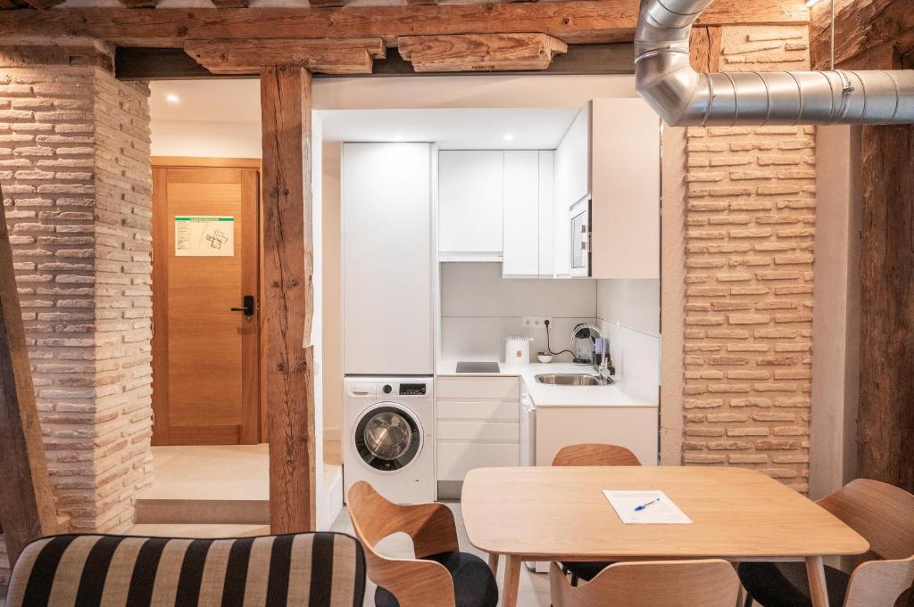 Apartamentos Santa Fe - Calle Armas by Toledo AP - 14