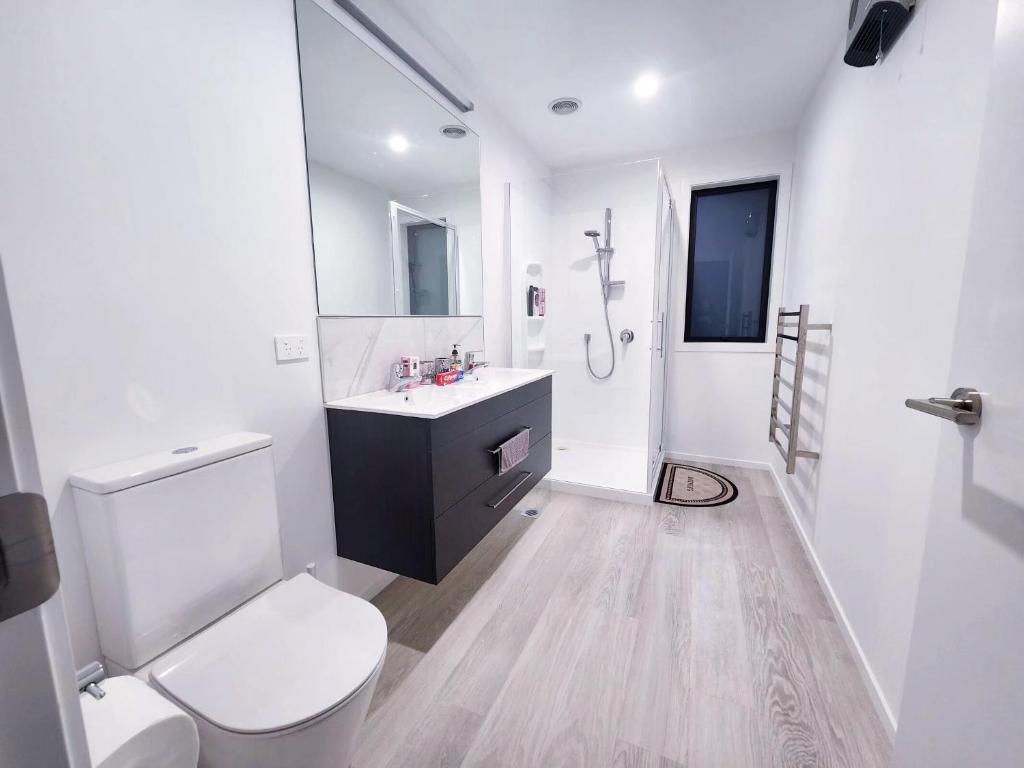 New Modern Townhouse Near Town& Beach - Resim 3