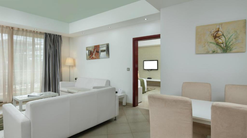 Posezení v ubytování Peninsula Hotel Dar Es Salaam
