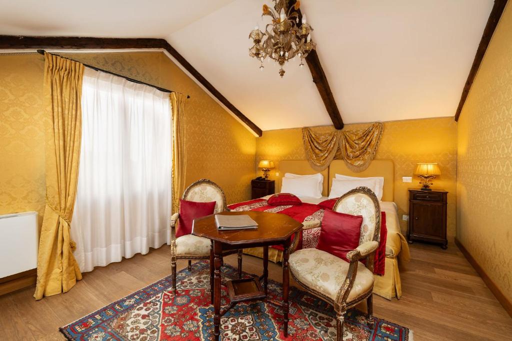 Relais Alberti - Chambre Double Ou Lits Jumeaux De Luxe