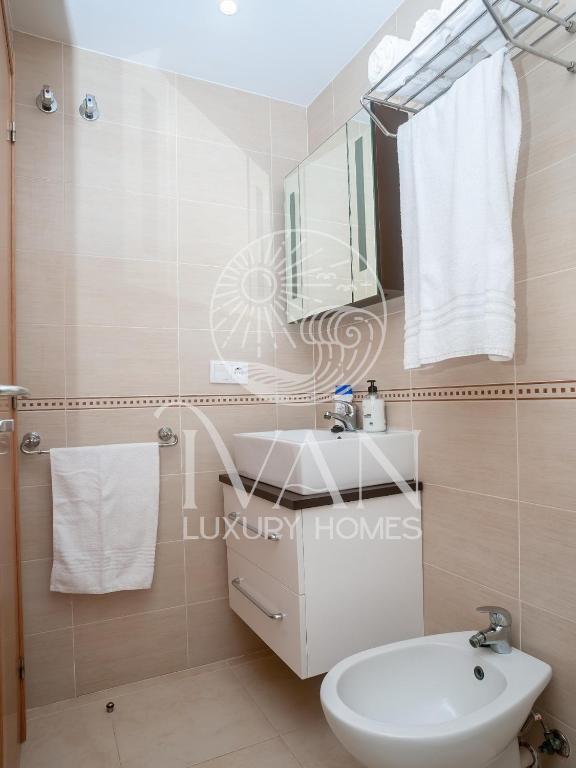 Kúpeľňa v ubytovaní Casa Azahar Ivan Luxury Homes 1ªPlta Norte 1ªLinea