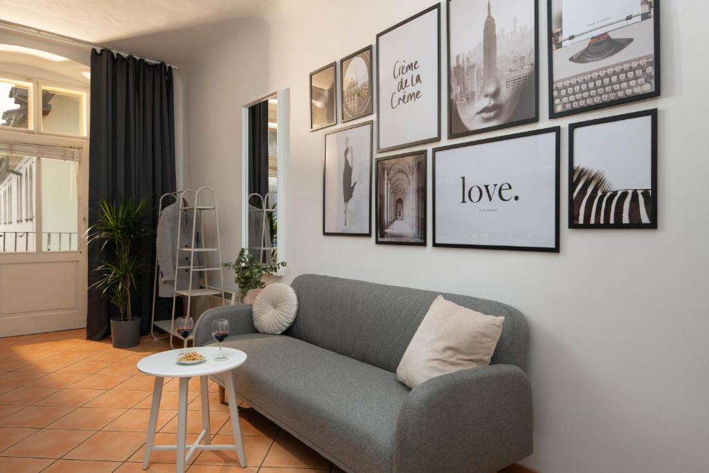 Posezení v ubytování Enjoy Downtown Boutique Apartments #12 by Goodnite cz