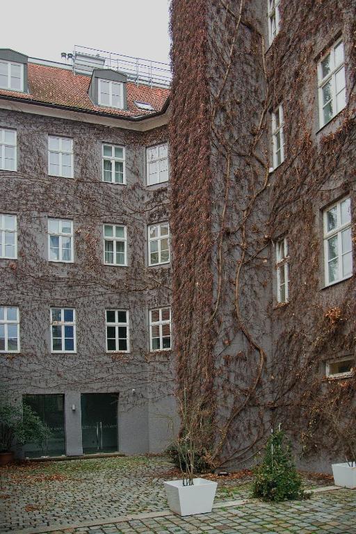 White Lotus Apartment - 18