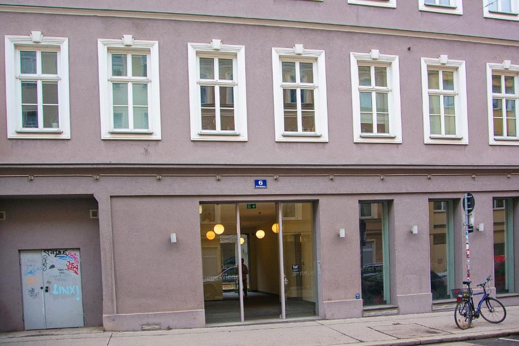 White Lotus Apartment - 13