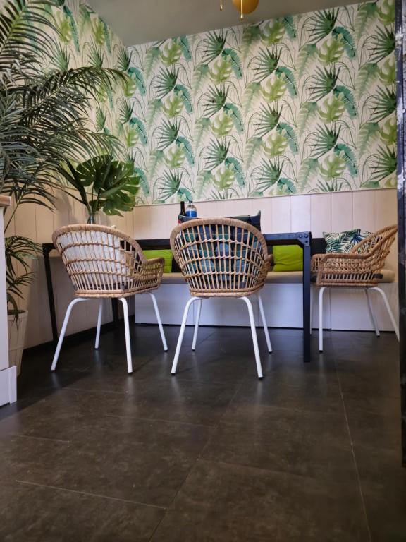 A seating area at Apartamento moderno junto a la Gran Via
