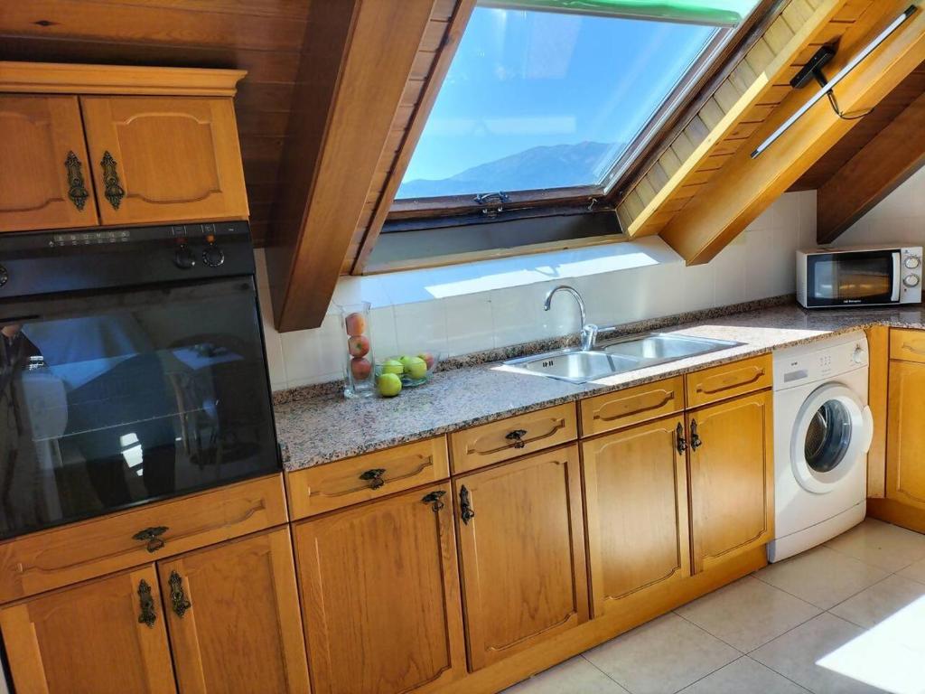 Kuchyň nebo kuchyňský kout v ubytování La Lucana Ordesa Ainsa apartamento